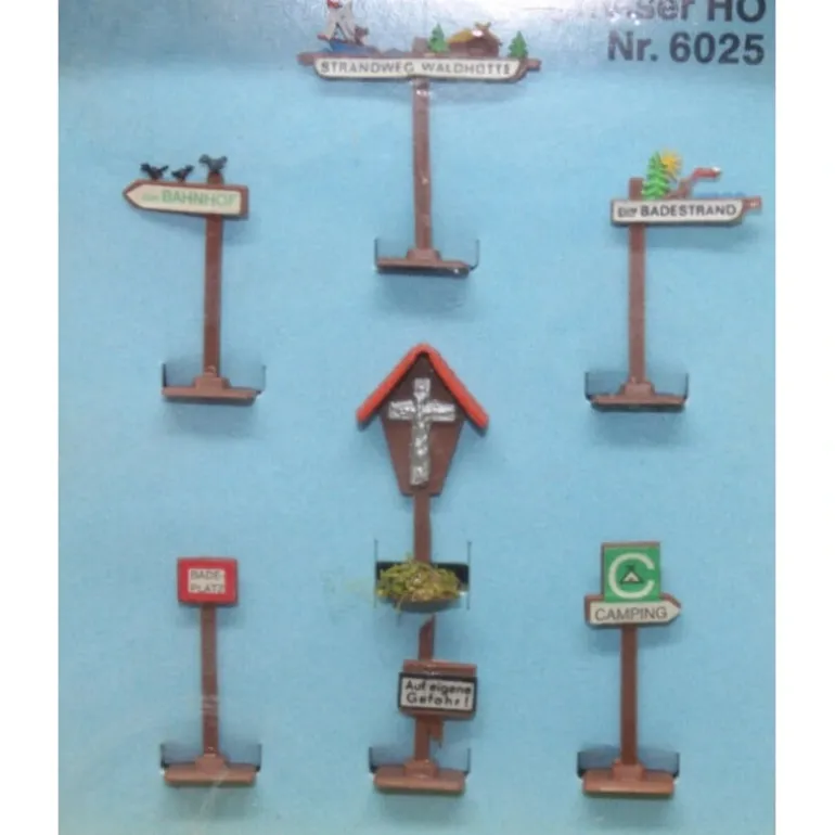 Busch 6025 HO Street Signs Model Railway Accessory (Box of 7) - Quality Trains and Accessories Galore