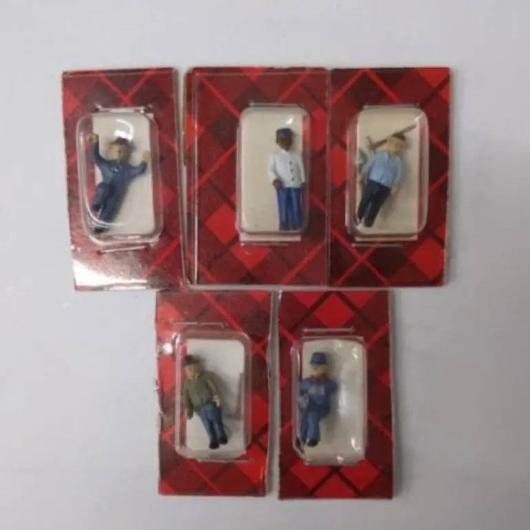 Campbell Scale Models L-1 Lot of 5 HO Assorted Figures Train Crew / Workers - Quality Trains and Accessories Galore